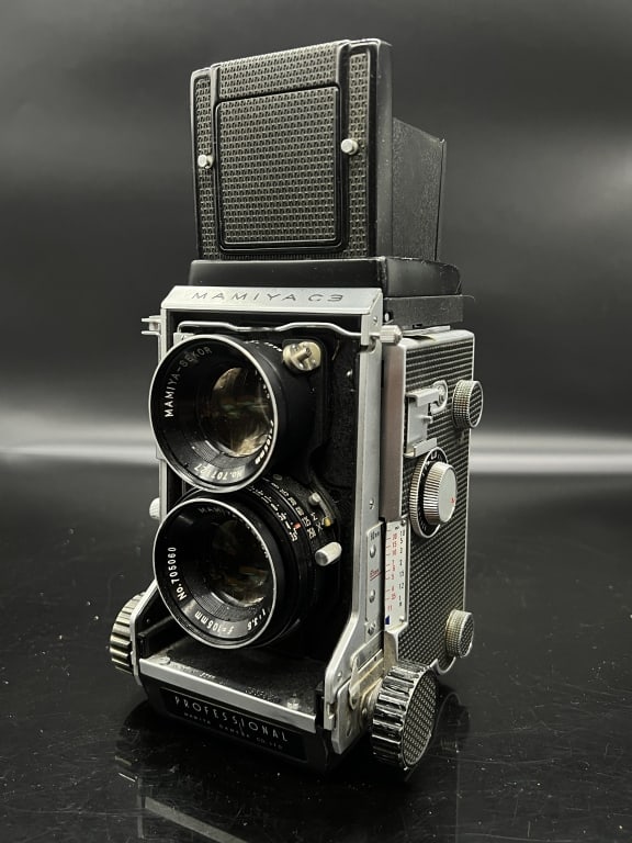 Maymiya C3 Professional TLR 105mm f/ 3.5: See title and images for a description on this item.