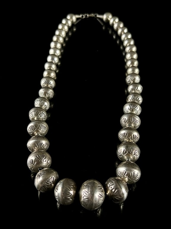 Jo Tortalita Kewa Heavy Navajo Sterling Necklace (1 of 3)