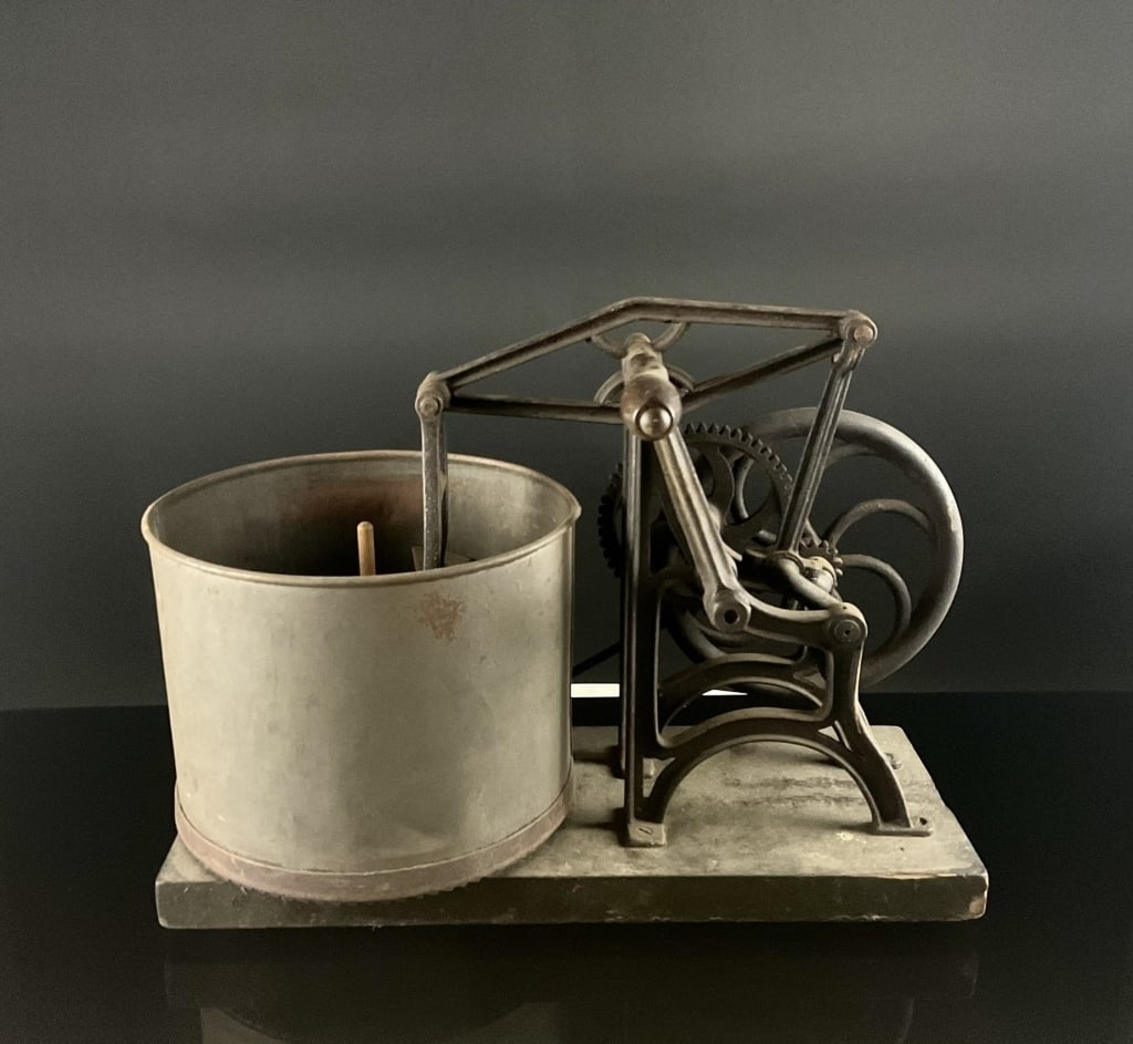 Antique Cast Iron Mechanical Food Chopper (1 of 4)