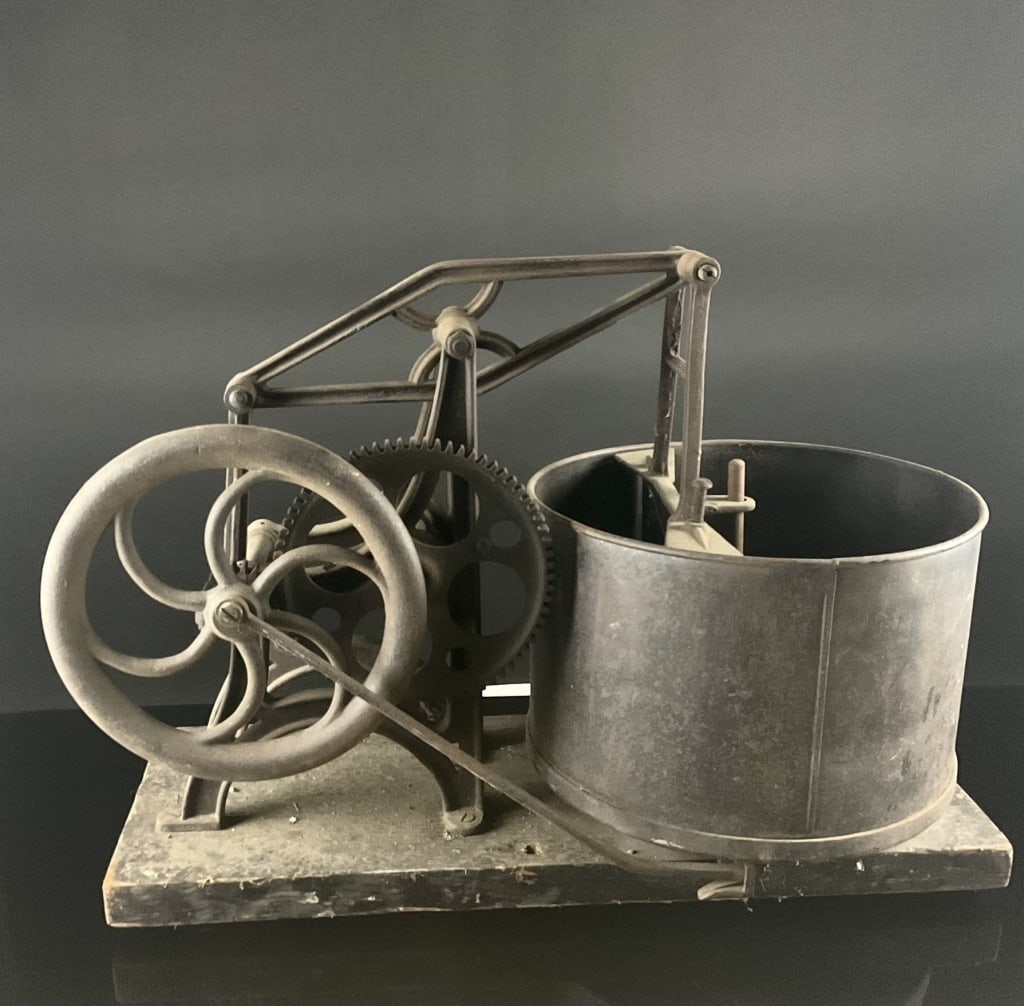 Antique Cast Iron Mechanical Food Chopper (1 of 3)
