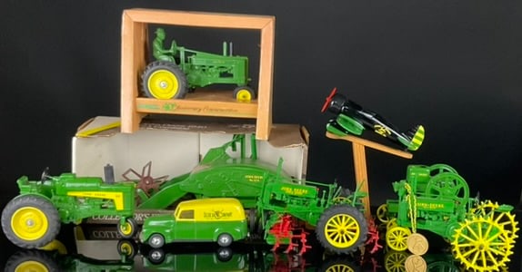 John Deere Tractor Farm Toy Lot Ertl Etc w Boxes (1 of 9)
