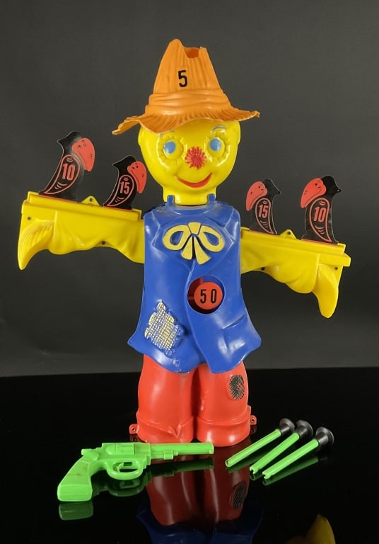 Vintage Target Scarecrow w/ darts: Plastic scarecrow toy in good condition. See detailed photos for a visual grading.