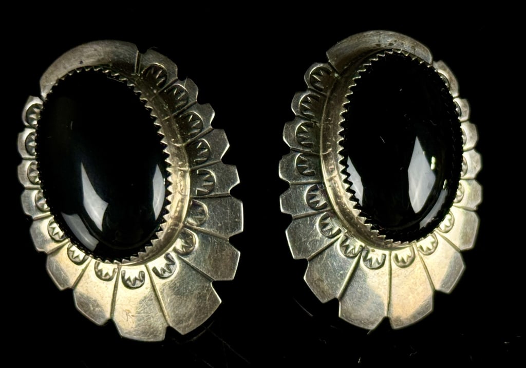 Larry Sandoval Navajo Large Black Onyx Earrings (1 of 3)