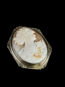 LARGE 2" 14K Gold Victorian Cameo