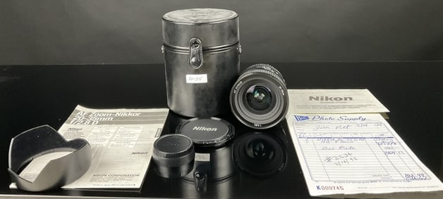 AF Zoom-Nikkor 20-35mm f/2.8 D Lens, Case, Manual