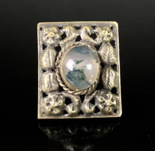 Silver Victorian Agate Ring Adjustable: Adjustable band set at a size 4 in photos