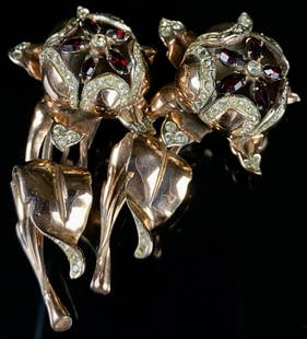 RARE Coro Craft Duette Sterling Removable Pins: Exeptional Condition, retainting the original base which you very seldom see. Measures: 3"