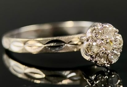 14K Illusion Diamond Ring