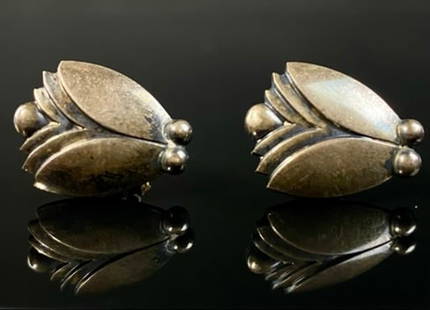 Georg Jensen Signed Sterling Screw Back Earrings: Signed George Jensen Sterling Silver Screw Backs. Excellent Shape. Measure: 1"