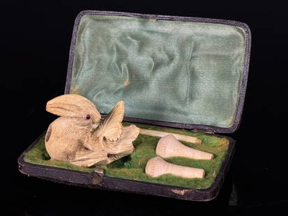 Ornate Victorian Figural Rabbit Meerschaum Pipe: One of the best weve seen, with Figural Rabbit and Glass eyes, The stem in the case seems to be either the wrong one or the threads are just damaged. The Pipe itself is in Beautiful shape as well as t