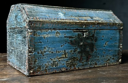 Early 19th Century Primitive Small Blue Chest