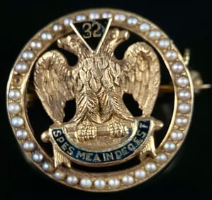 14K Gold 32nd Masonic Pin w Seed Pearls