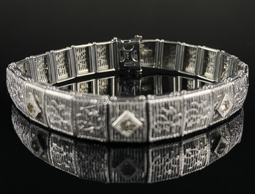 Signed Filigree Watchband Bracelet Art Deco: Excellent shape, Measures: 7" unclasped.