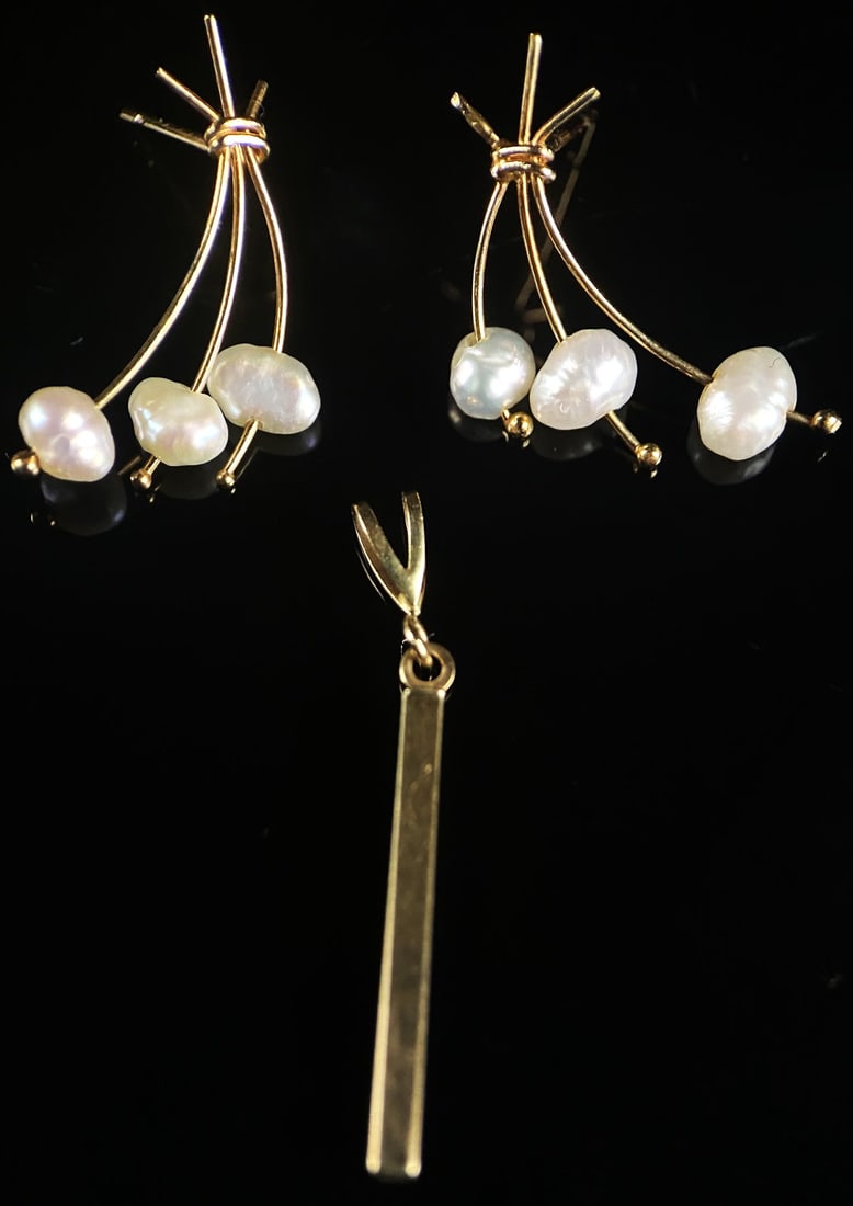 10K Pendant & 14K & Pearl Stud Earrings: Earrings are unmarked tested at 14k, Pendant Marked 10K. Pendant Measures: 1"
