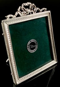 Elias Fine Pewter Bow Pediment Picture Frame