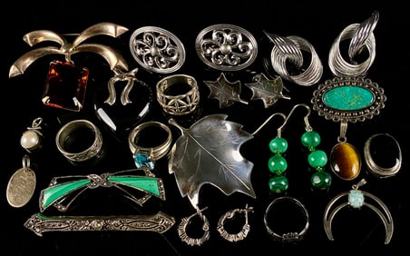 A Collection of Assorted Vintage and Modernist Sterling Silver Jewelry 3.8 Ozt