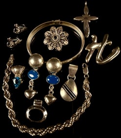 A Collection of 10 Sterling Silver Jewelry Items 2 Ozt