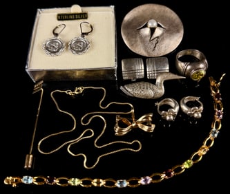 A Collection of Vintage and Contemporary Sterling Silver Jewelry 1.5 Ozt