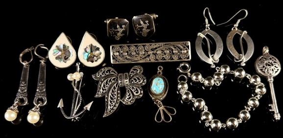 A Collection of Vintage Sterling and Silver Jewelry 2 Ozt