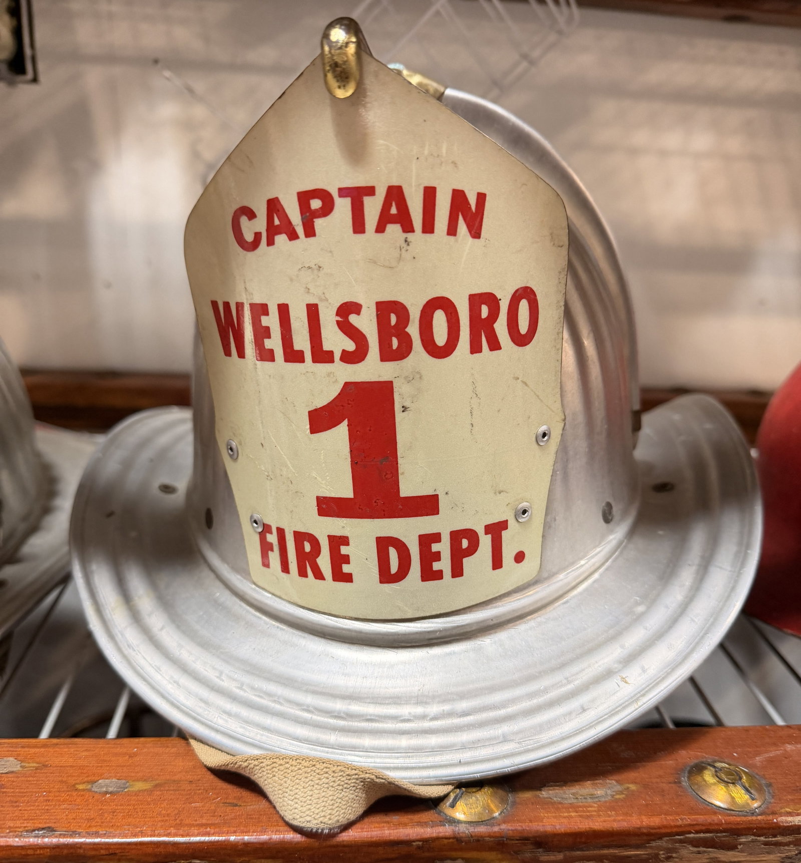 Cairns & Brother Tin Senators Aluminum Fire Helmet, Captain Wellsboro 1 Fire Dept. (1 of 9)