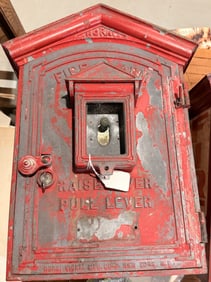 Sampson Airforce Base Horni Signal Mfg. Corp. New York, N.Y. Cast Iron Fire Alarm Call Box