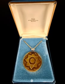 Franklin Mint 1977 Fleur d'Amour 24k on Sterling Pendant Necklace with Original Box