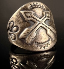 Sterling Silver Bell Trading Post Crossed Arrows Signet Ring Category: Rings
