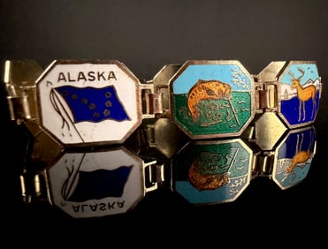 Vintage Alaska Souvenir Link Bracelet in Yellow-Toned Base Metal with Polychrome Enamel Detailing