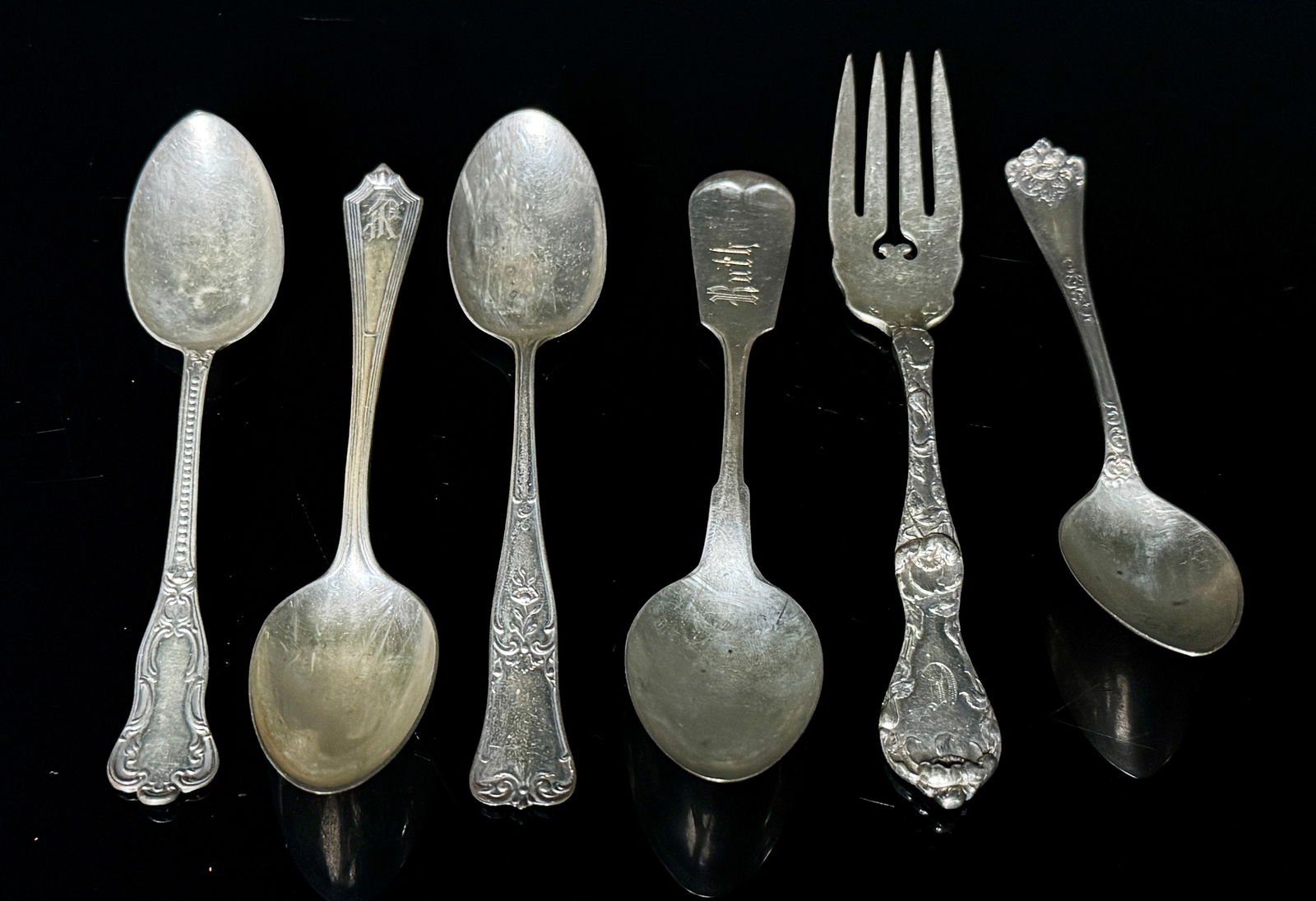 A Collection of Six Assorted American Sterling Silver Flatware Pieces (1 of 12)