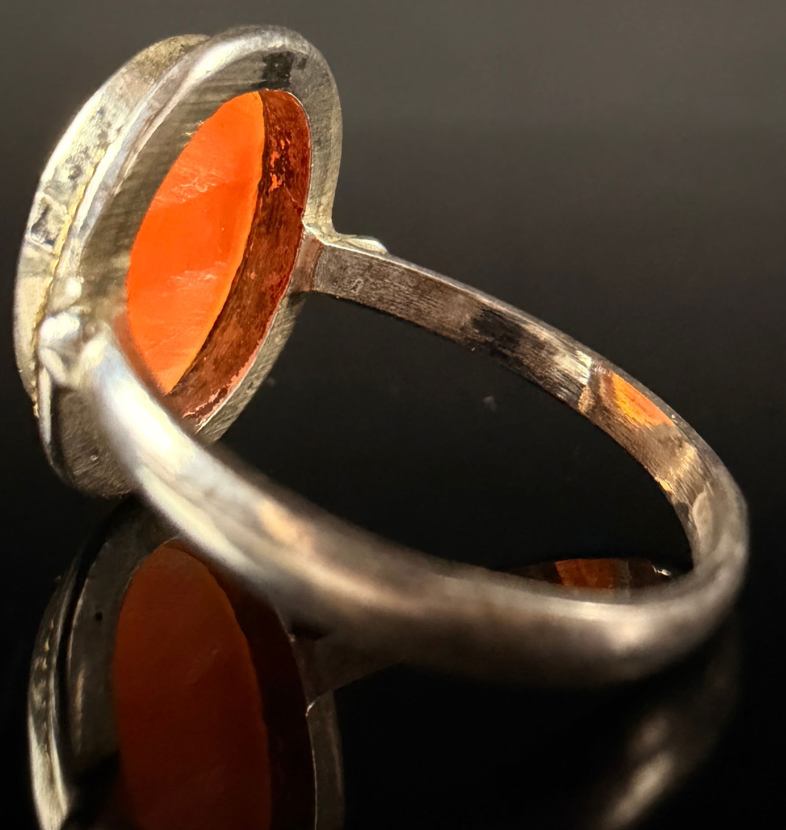 A Three Graces Shell Cameo Ring - 3