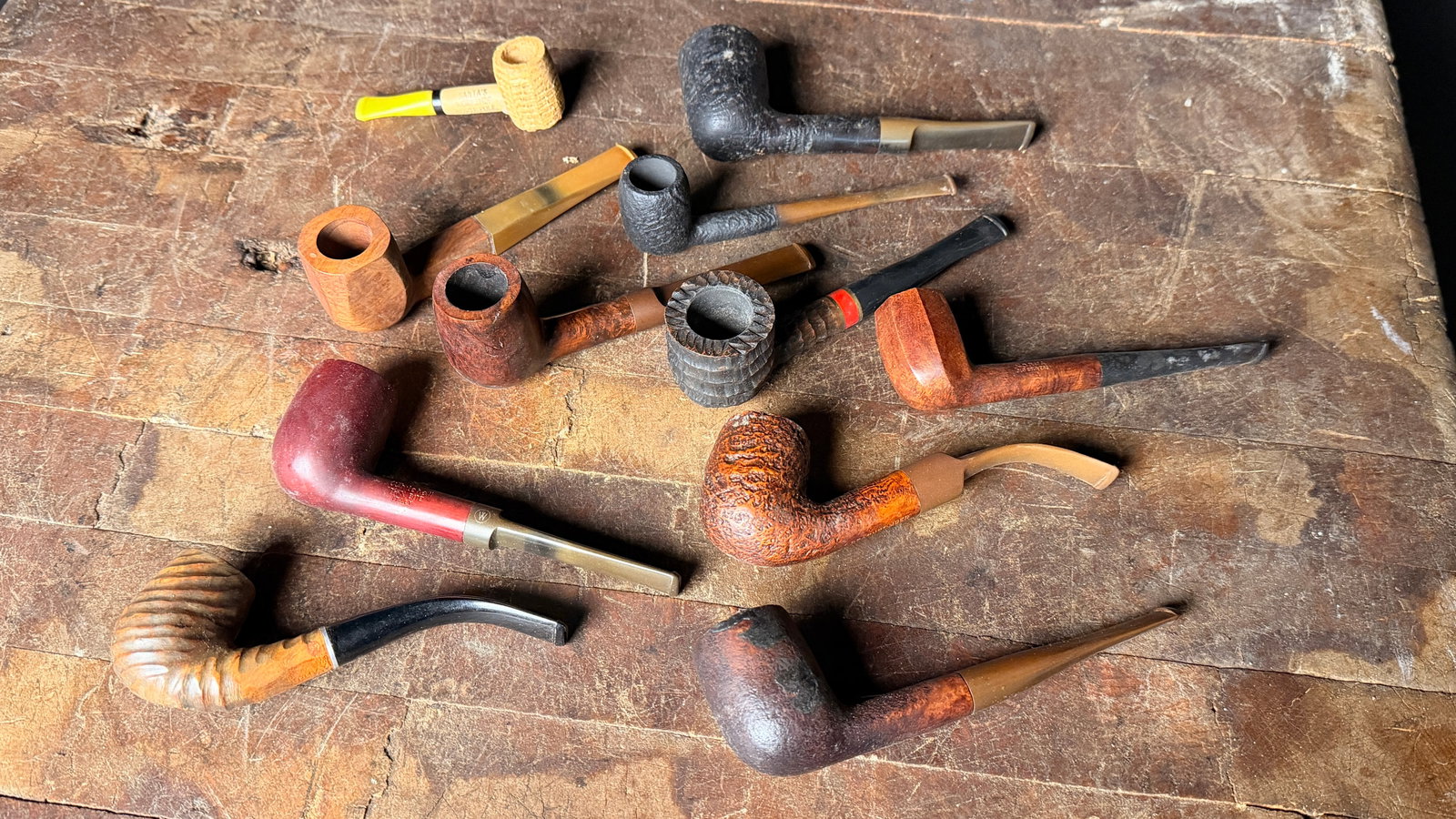 A Collection of 11 Estate Smoking Pipes Including Whitehall, Comoy's, and Duncan Hill (1 of 20)