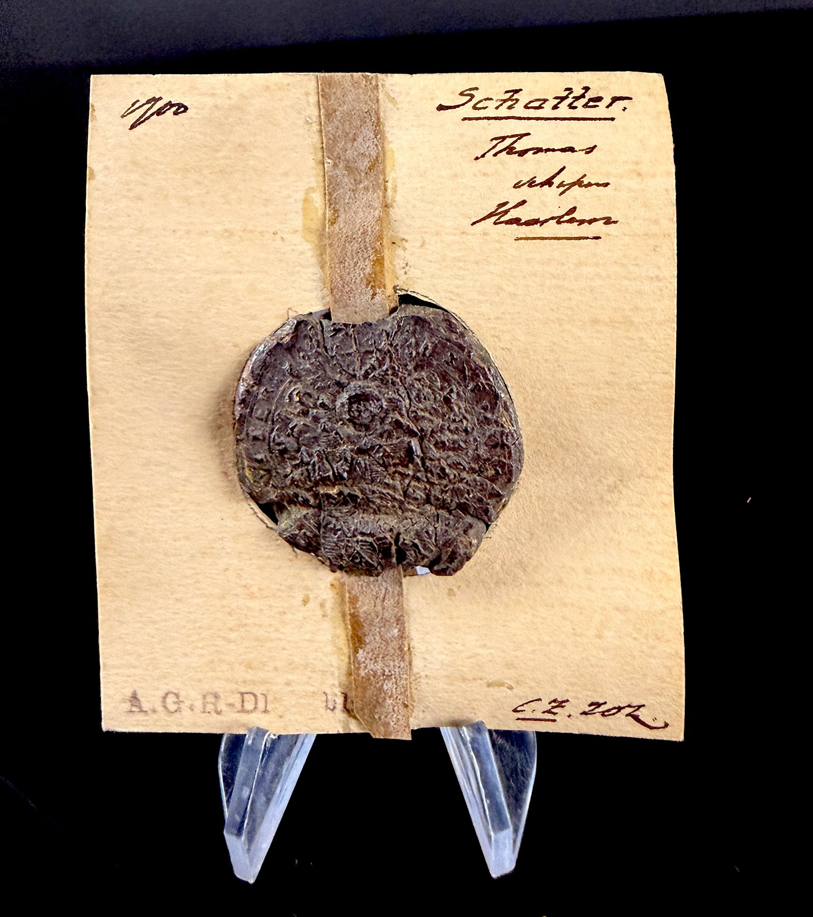 1700 Dutch Heraldic Wax Seal Fragment, Thomas Schatter, Haarlem Magistrate (1 of 10)