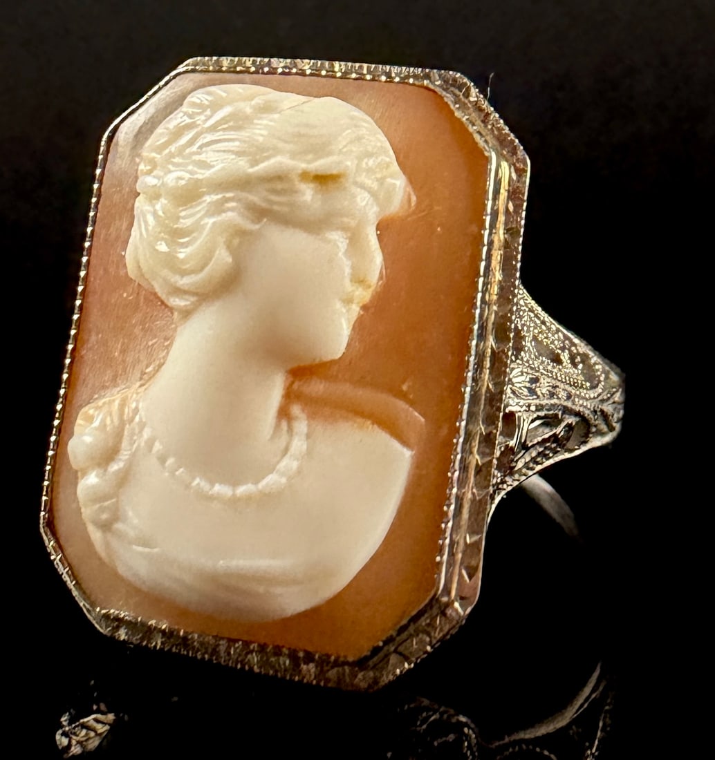 Art Deco 14 Karat Gold Shell Cameo Filigree Ring (1 of 6)