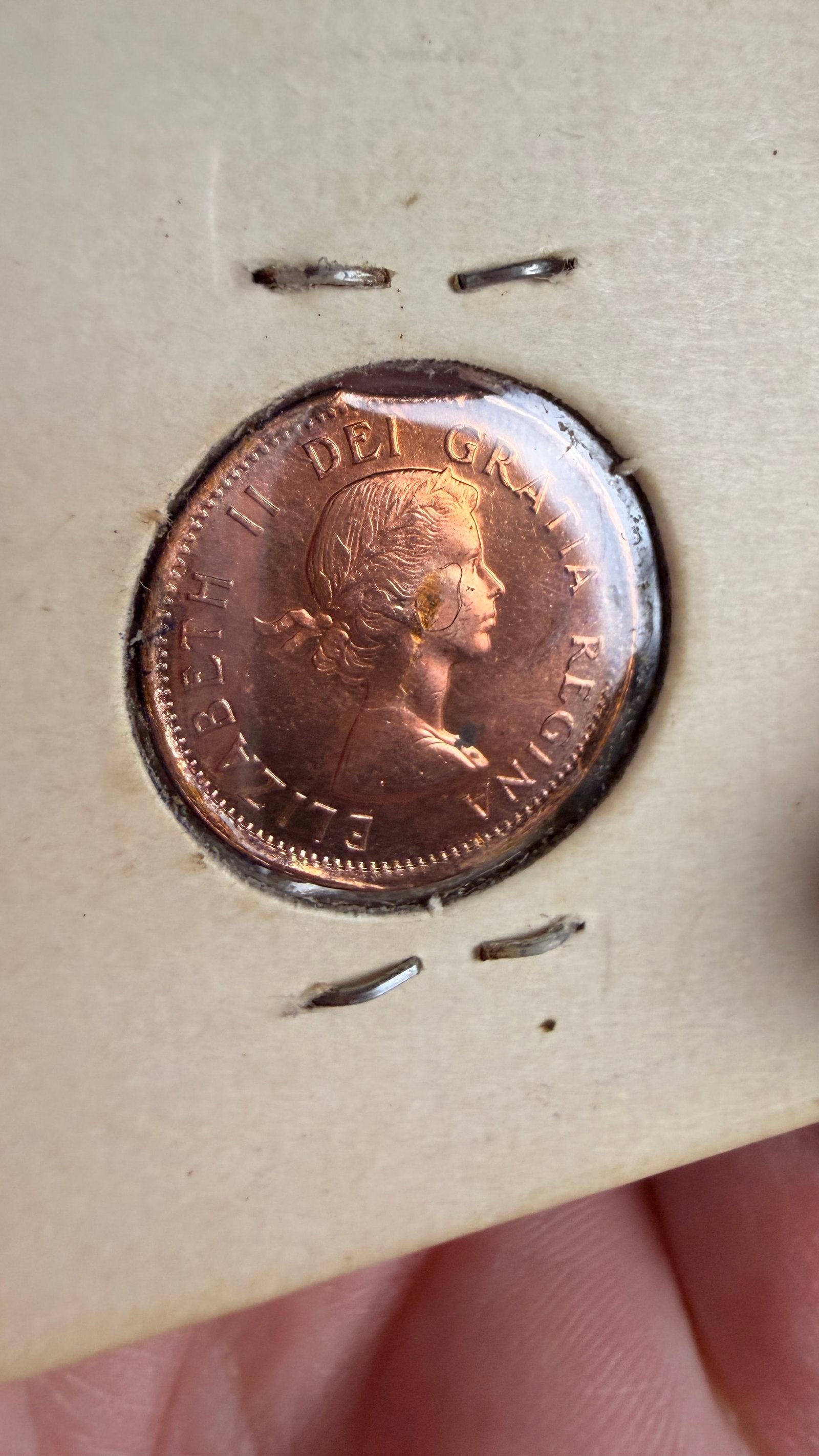 Canada 1962 1 Cent Mint Error Curved Planchet Clip - 3