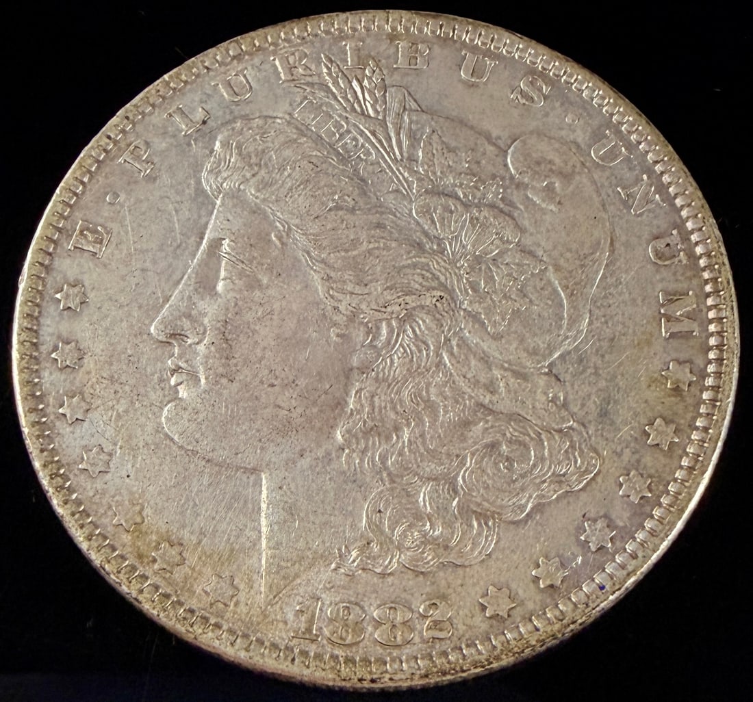 US 1882 Morgan Silver Dollar (1 of 3)