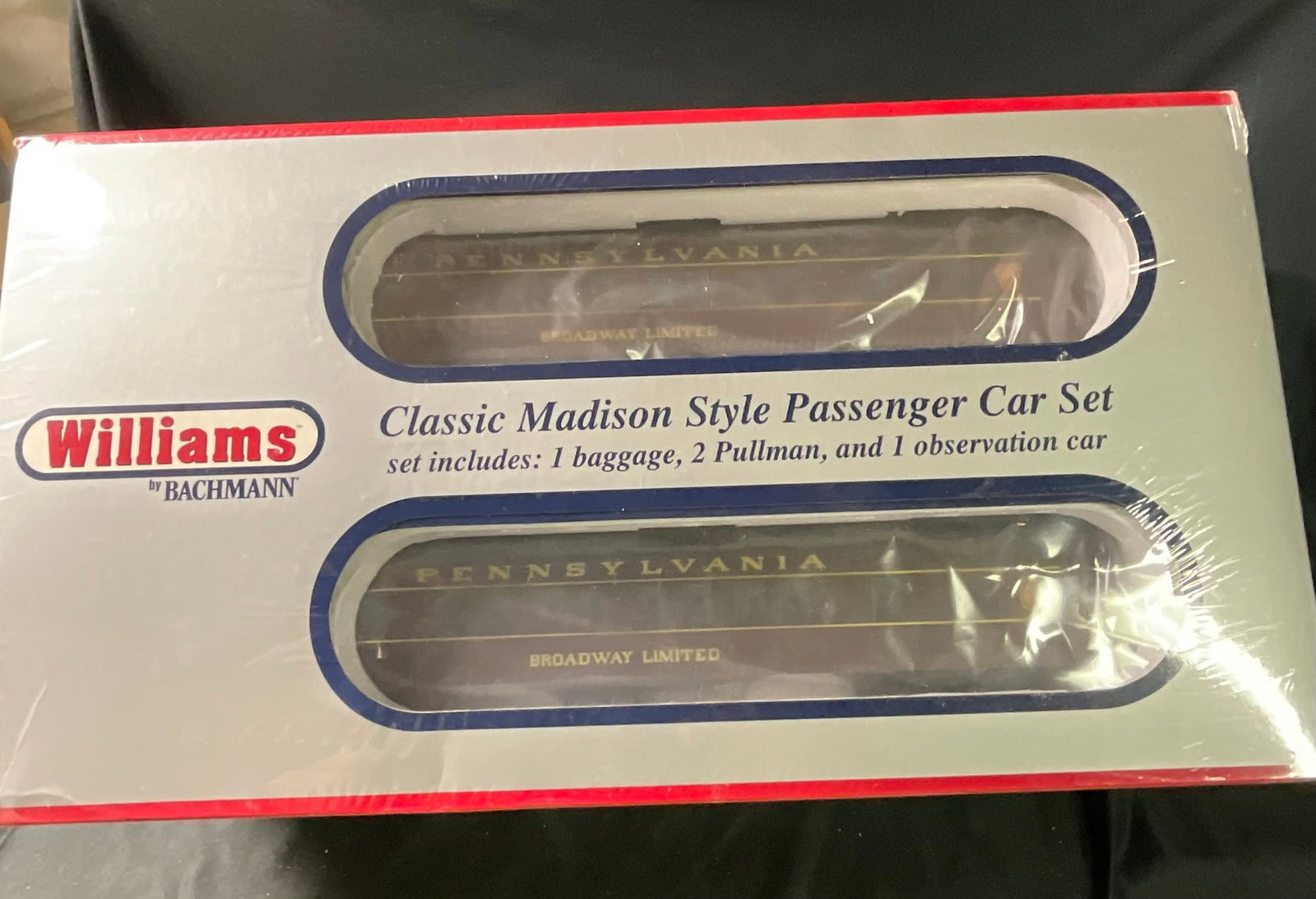 A Set of Four Williams by Bachmann O Gauge Madison Style Pennsylvania Railroad Passenger Cars (1 of 6)