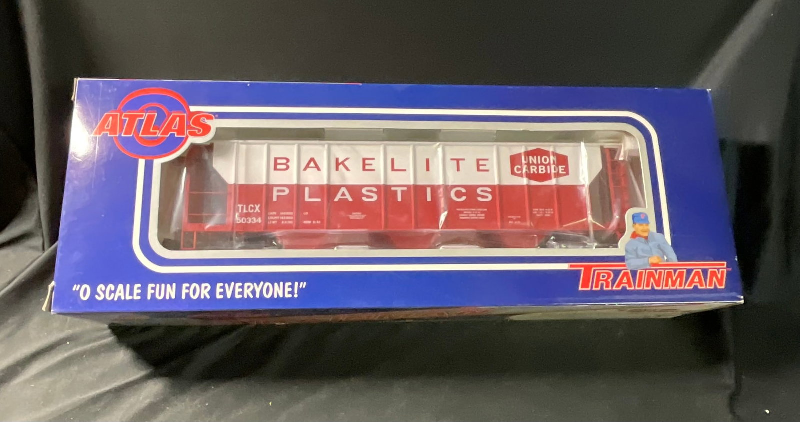 Atlas O Trainman 3-Bay PS-2 Hopper Car Union Carbide Bakelite Plastics TLCX 50334 (1 of 5)