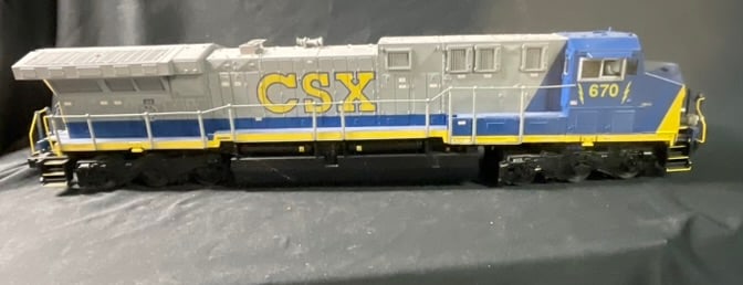 MTH Electric Trains O-Gauge CSX GE AC6000CW Diesel Locomotive Road Number 670 (1 of 10)
