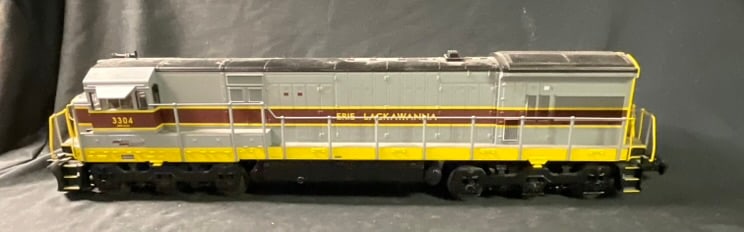 Lionel O Gauge EMD SD45 Diesel Locomotive Erie Lackawanna 3304 (1 of 8)