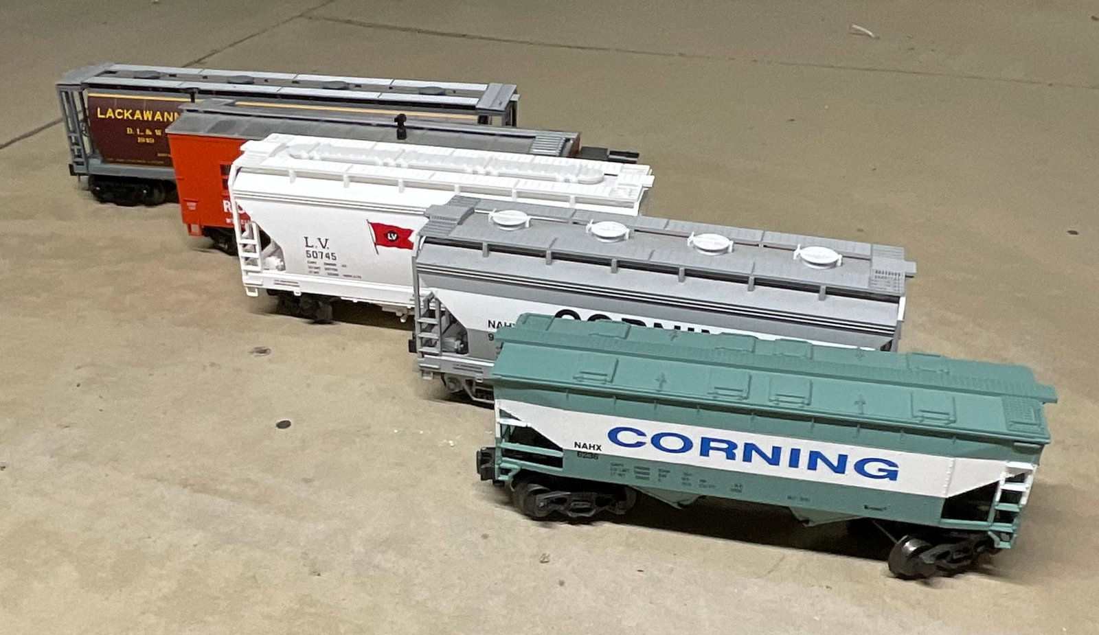 A Collection of five MTH RailKing and K-Line O-Gauge Model Train Rolling Stock Items (1 of 20)