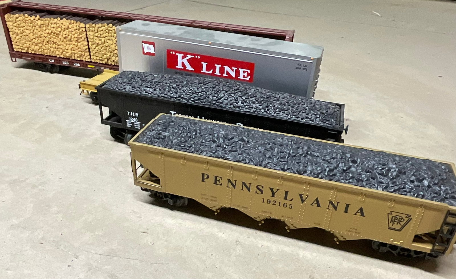 Four K-Line O-Scale Freight Cars Including Hoppers and Flatcars (1 of 20)