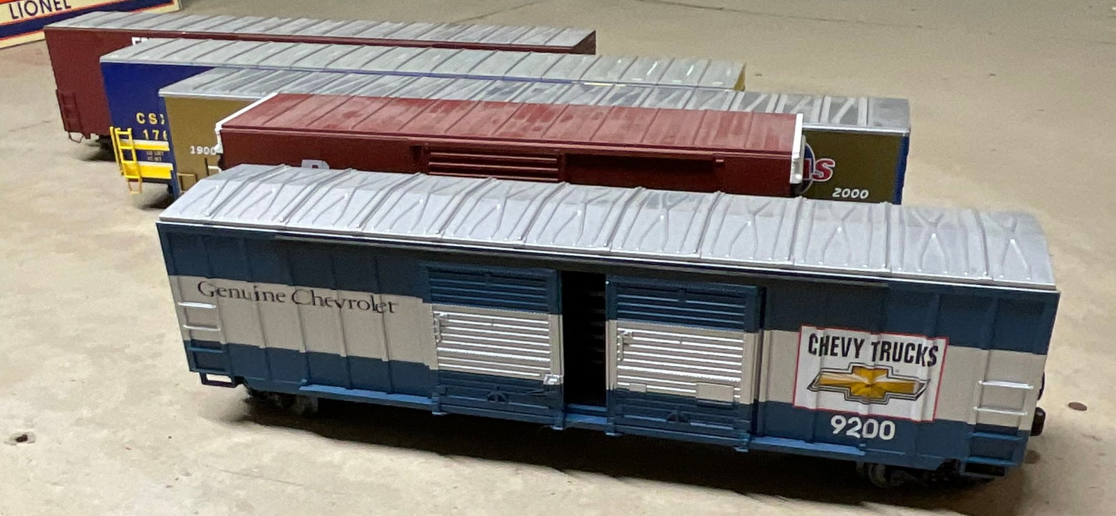 A Collection of Five Atlas O Scale Model Railroad Boxcars (1 of 20)