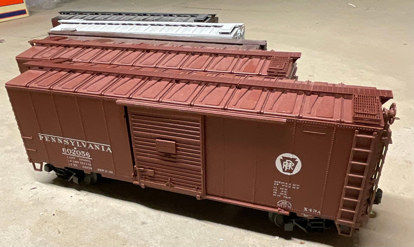 Four Pennsylvania Railroad O Scale Model Boxcars (1 of 20)