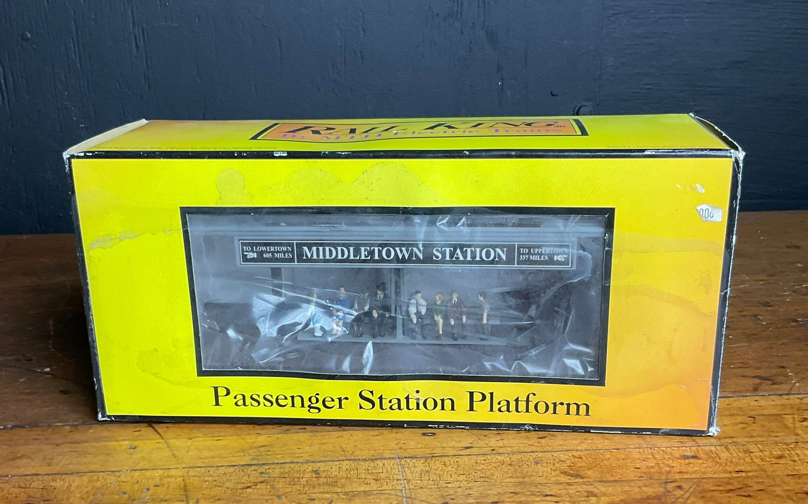 RailKing by MTH Electric Trains Passenger Station Platform Item 30-9006 (1 of 5)