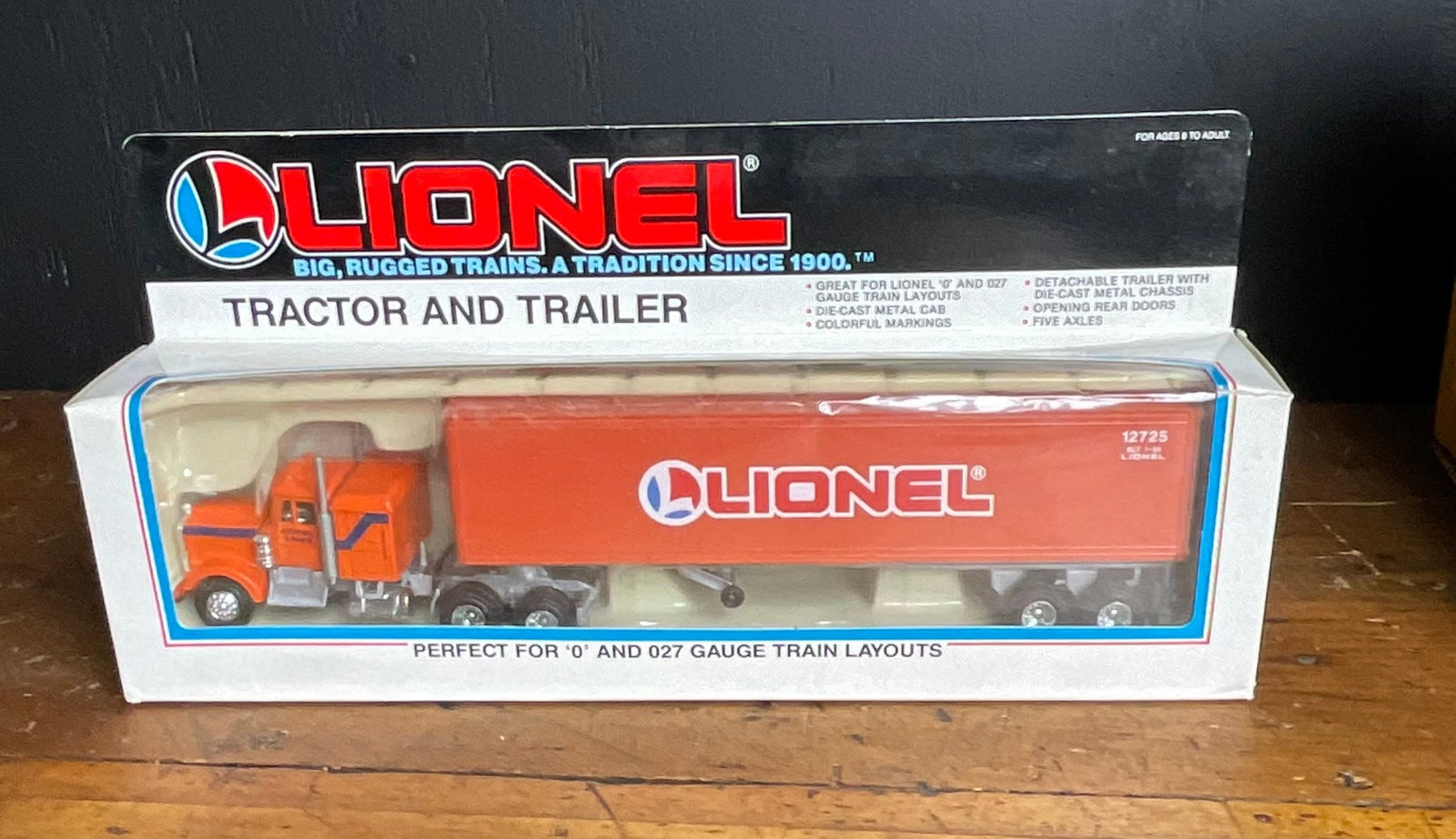 Lionel Model 6-12725 Tractor and Trailer Accessory in Original Box (1 of 5)
