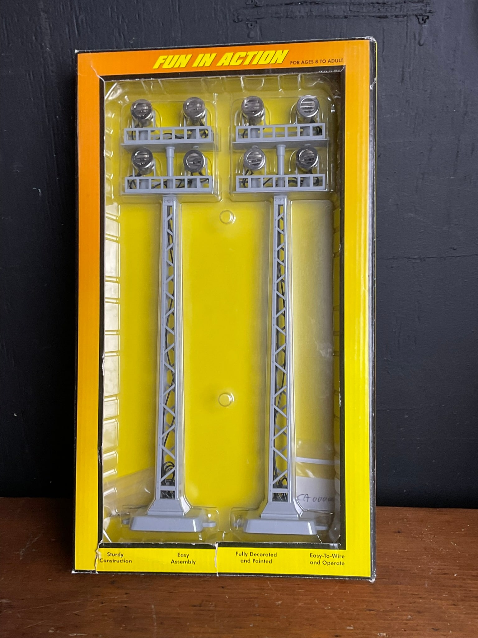 RailKing by M.T.H. Electric Trains O Scale Floodlight Tower Set, Item No. 30-11039 (1 of 5)