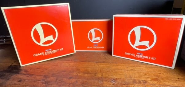 Three Lionel O and O27 Gauge Accessory and Track Kits (1 of 7)