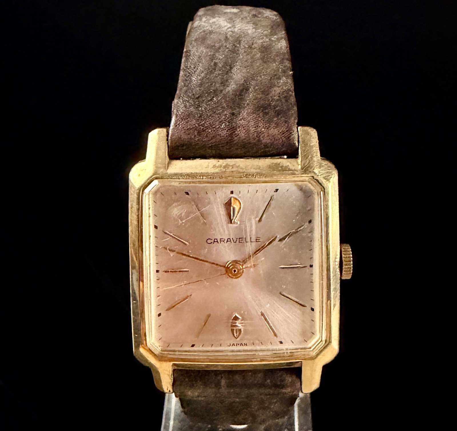 1967 Caravelle Running Manual Wind Square Dress Watch M7 Gold Tone: Caravelle vintage square dress watch, model reference M7, produced in 1967. This running timepiece features a gold-toned base metal bezel and a stainless steel snap-back case. The case back is stamped