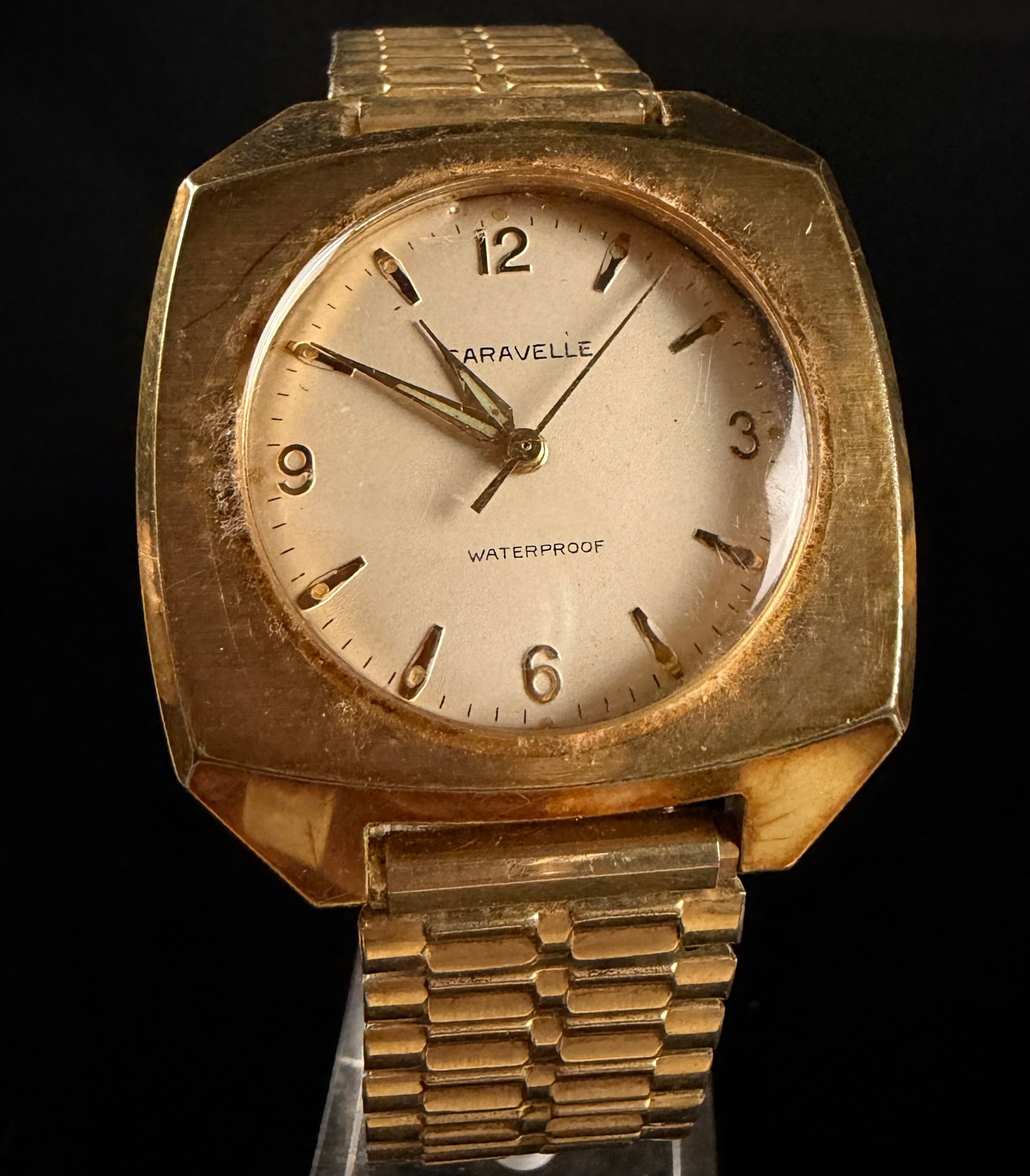 Vintage 1974 Caravelle Transistorized Men's Wristwatch (1 of 10)