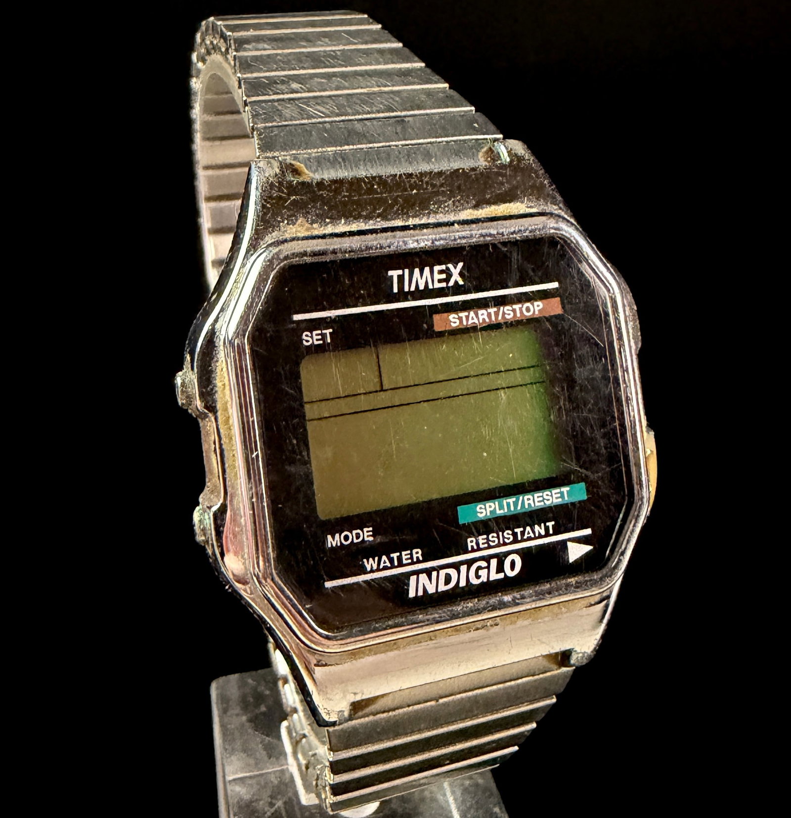 Timex Classic Digital Indiglo Watch with Expanding Bracelet, Reference 555 U0, Needs a Battery (1 of 7)